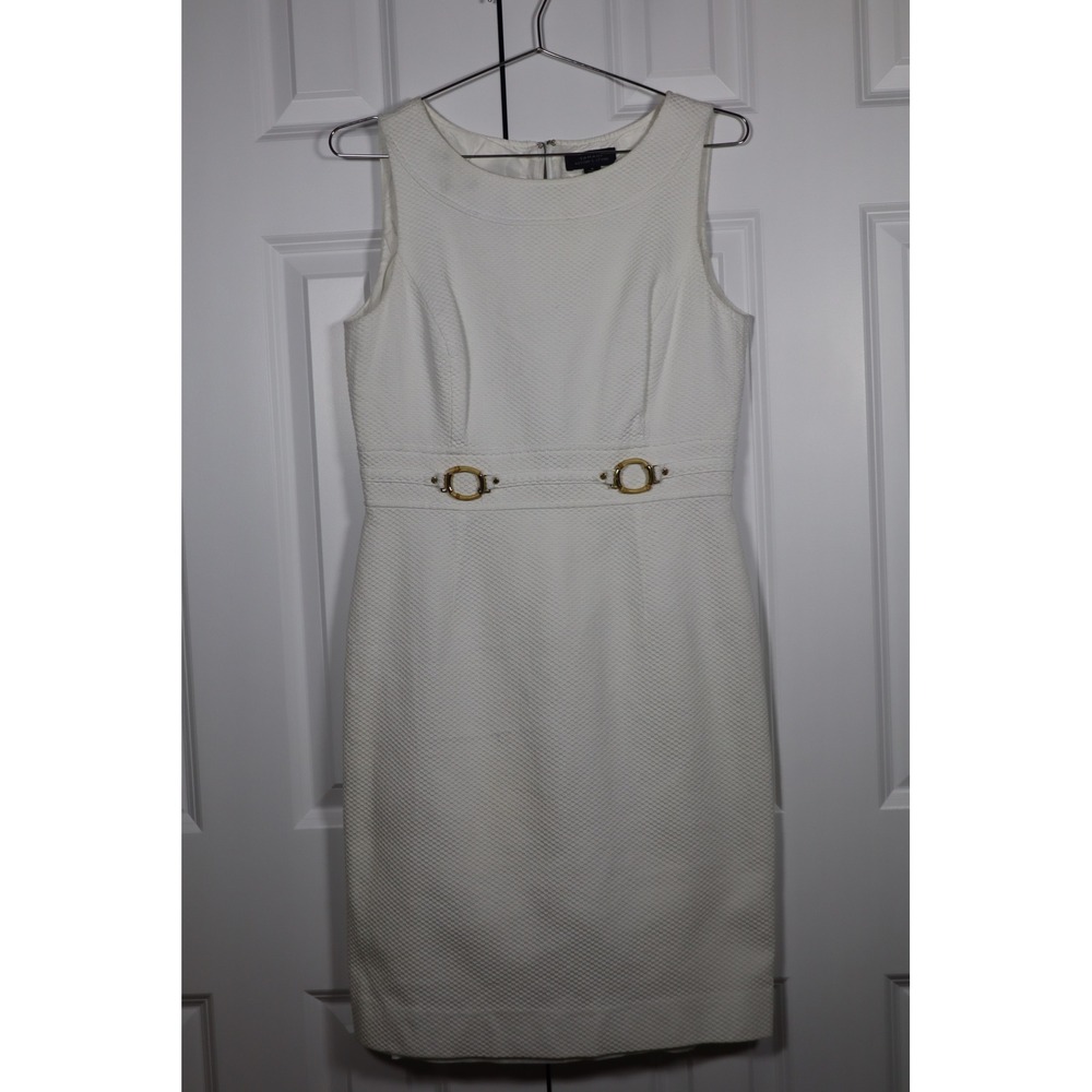 Tahari Arthur S Levine White Textured Sheath Dress Gold Bamboo Buckle Size 8